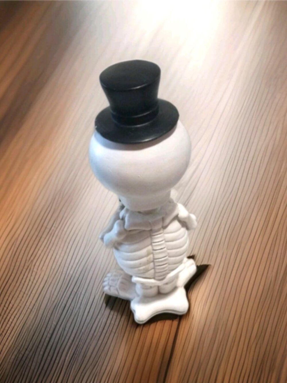 Cynthia Rowley Curious Skeleton Bobblehead Halloween Figurine Top Hat Crow RIP - Picture 5 of 5